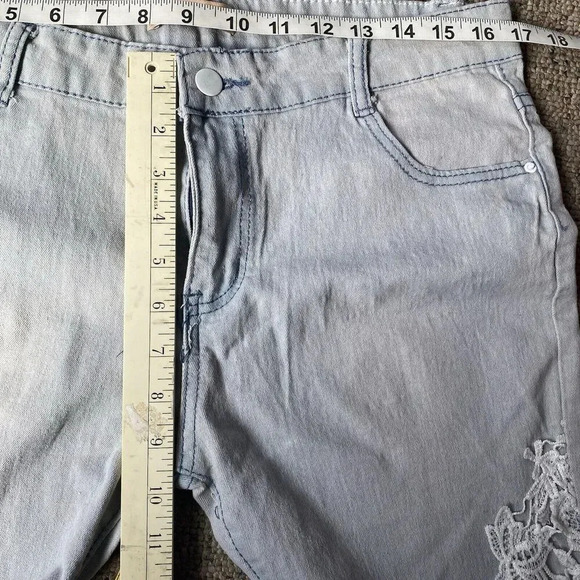 Youboya Y2K Women’s Mid Rise Jeans Size 34/M Light Wash Gray Lace Fairy Pockets - Picture 3 of 9